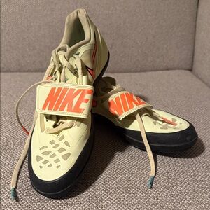 Nike Lime and Black Throwing Track Field shoes Training 6.5 kids 8 women 39